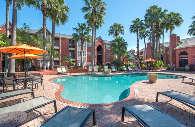 Near Nrg - Book For Rodeo - 2 Bedroom 2 Bath - Resort Style Pool
