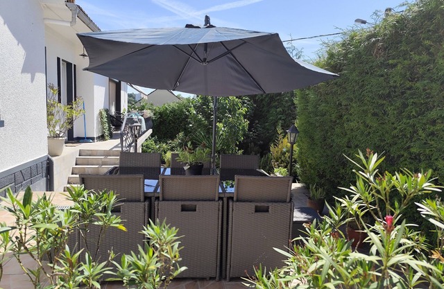 Near Paris/Stade de France/Roissy Charles de Gaulle Airport/Bourget/Parc Expo