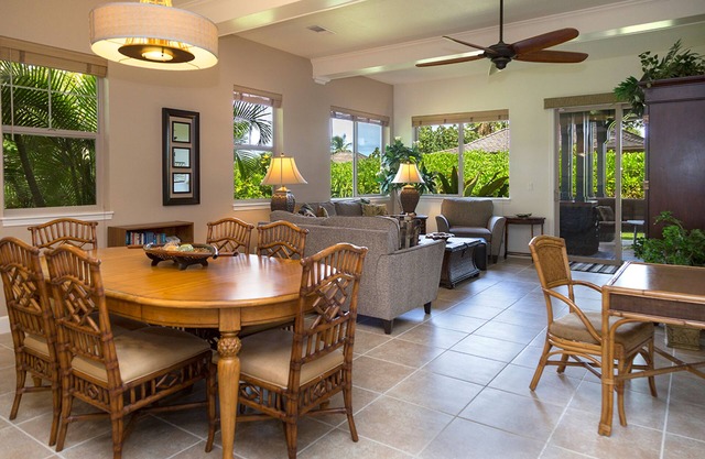 Near Pauoa Bay Sunny Kulalani Getaway w/ Lanai, Pools & Amenities Galore