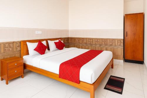 Near Ram Janam Bhumi Hotel ! THE KANHA SHIVA -Free Wi-fi And Parking Facility - Provided Excellent Room Service - Best Homestay In Ayodhya
