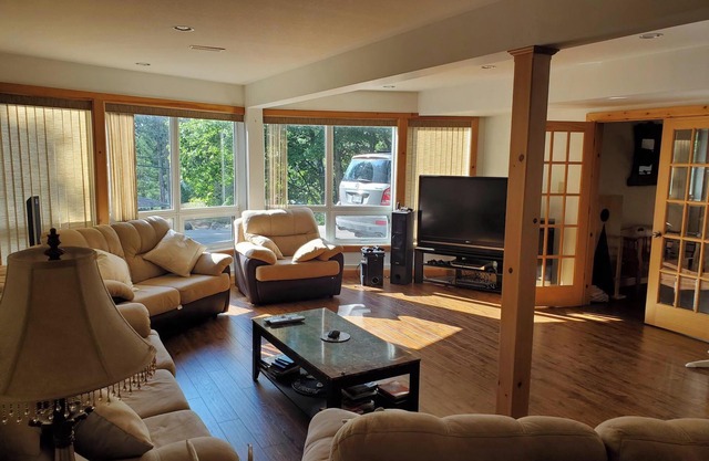 Near Sandy Beach, Comfy Cottage - Multi leveled Deck with Woodland Backdrop