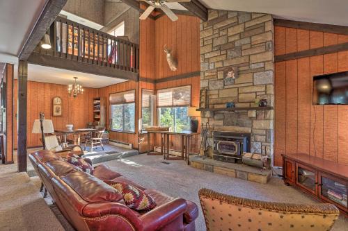 Near Skiing Lakefront Gem with Kayaks in Long Pond
