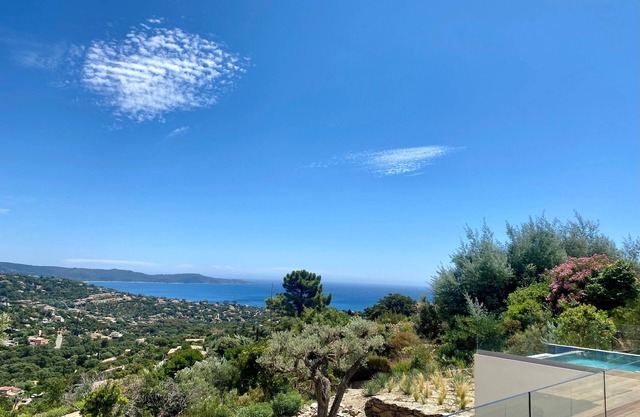 NEAR ST TROPEZ, MAGNIFICENT VILLA WITH SEA VIEW, SWIMMING POOL, CLOSE TO BEACHES.