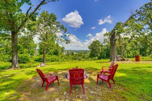 Near Table Rock Lake Family Home with Deck and Views