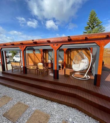 Near the Airport Cozy Cabin Style Entire Tiny Home