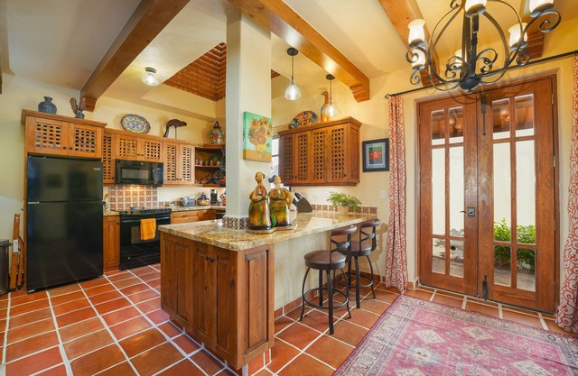 Wonderful 3 Bedrooms & 3 Baths Home, 2-3 minutes away from the soft and smooth sands of the beak