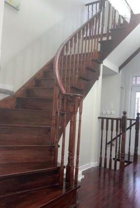 Near Toronto Pearson Airport Queen Room