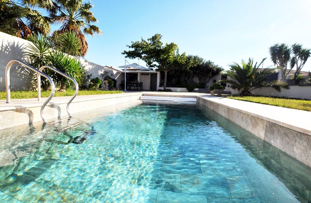 Near Torreilles beach, villa with swimming pool, equipped summer kitchen, Wi-Fi