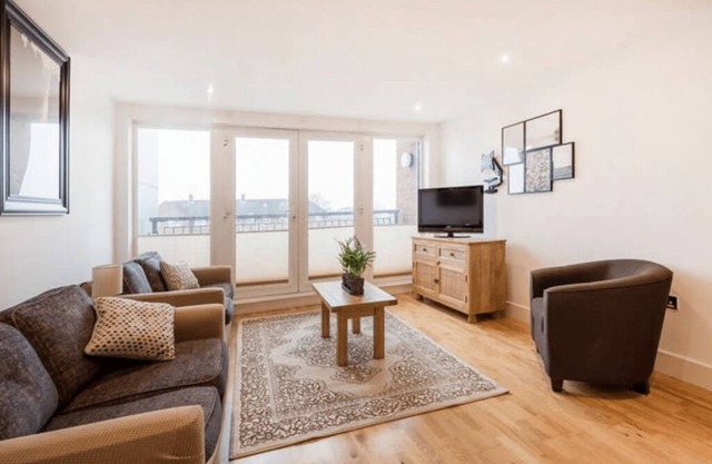 ❤Near Warner Bros Studio❤Ace Location❤Free Parking