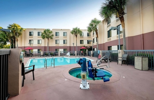 Near Washington Oaks Gardens - 3 Deluxe Units w/ Free Parking and Pool Access!