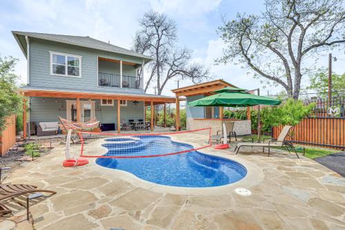 Near Zoo and Riverwalk Spacious Home with Heated Pool