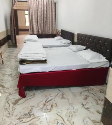 Nearest Khumbmela Hotel For Family