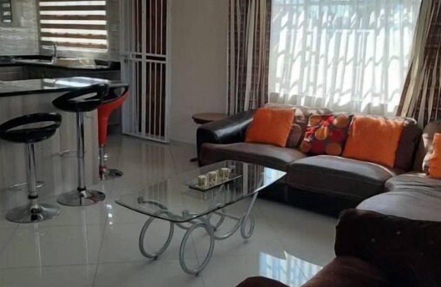 Neat 2 bed guest house close to CBD airport, shops