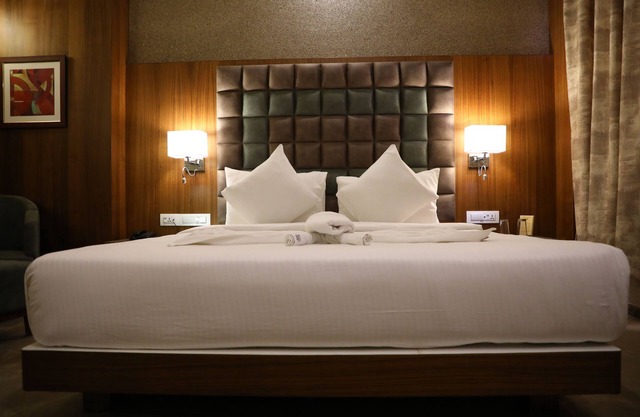 Neel's City Resort