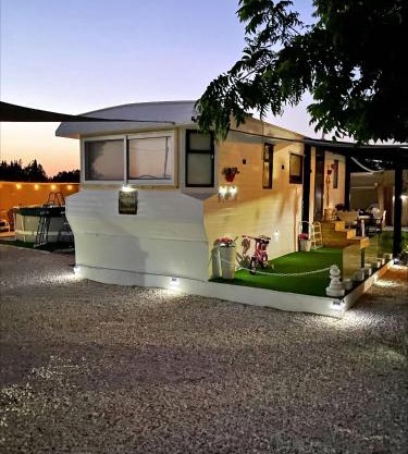 Nefeli's Dollhouse Caravan 3 minutes from Geroskipou Beach