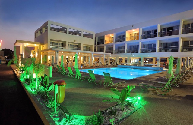 Nelia Gardens