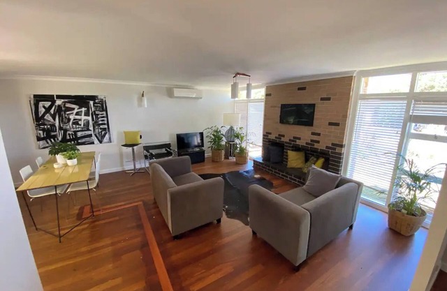 Nelson Cottage - relaxed retro, modern & original