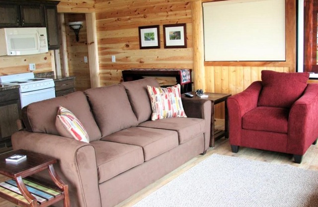 Nelson Lake Lodge