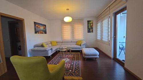 Neoma's Home