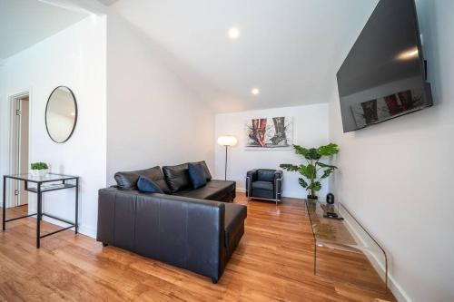 Neptune - 2BR Private Pool WiFi