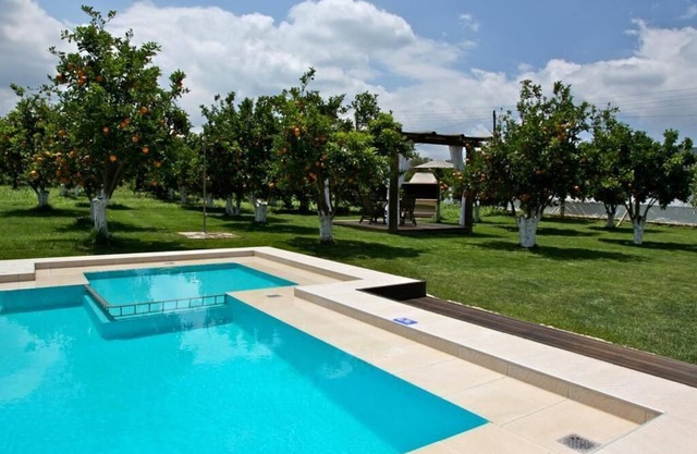 Neriana Villa - Garden Paradise