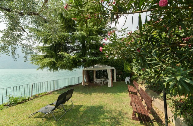 NIDO EN EL LAGO frente al lago, playa privada, aire acondicionado SEPT-OCT OFFERT