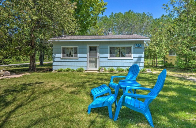 ¡NUEVO! ¡Escapada a la cabaña que admite mascotas en el lago Charlevoix!