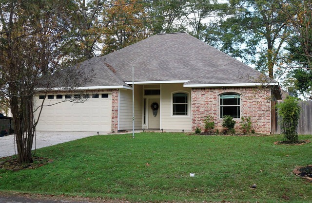 Charmimg home near Lake Conroe