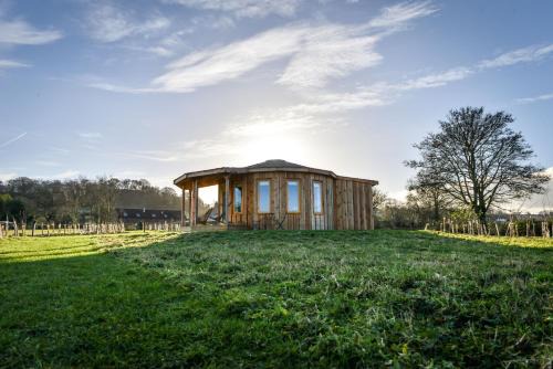 Nether Farm Roundhouses - Henmore Water & Sturston Winds with hot tubs - Bradley Wood no hot tub
