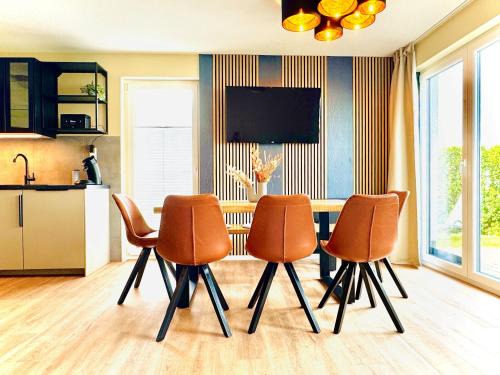 NEU! Design-FeWo Fleesensee, Wallbox, Terrasse