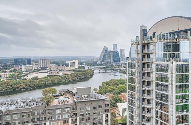 NEW 1BR with Views and Rooftop pool near Rainey St