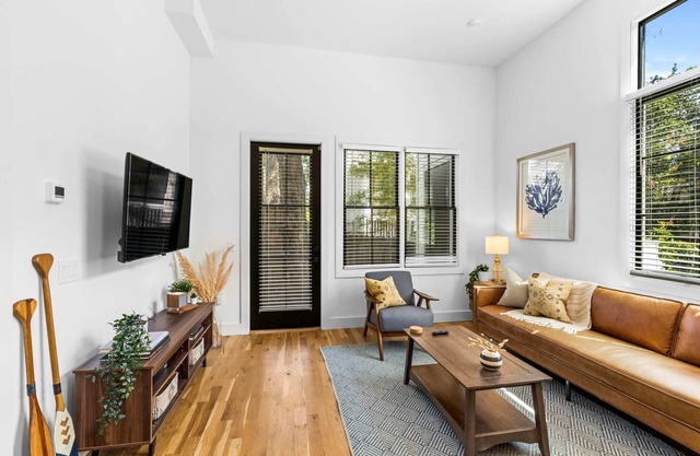 New 1x1 Apt. in the heart of VA Highlands!