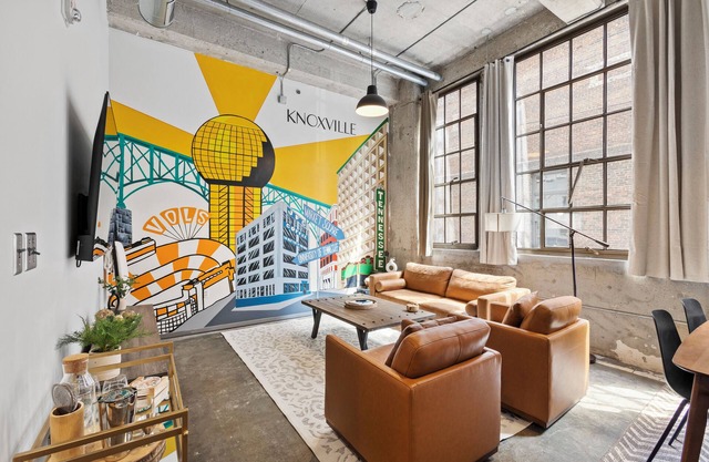 NEW 2 Bedroom- Near UT - Heart of Old City- Historic JFG Flats Building