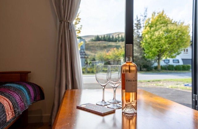 Luxury Holiday home with over 50 amenities in Lake Hayes Estate, Queenstown, NZ