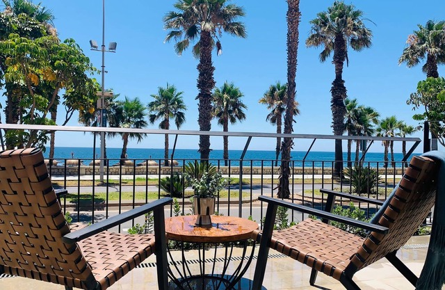 (NUEVO 2022) SUITE DE LUJO EN PRIMERA LINEA DE PLAYA LA MALAGUETA CON PARKING Y VISTAS AL MAR