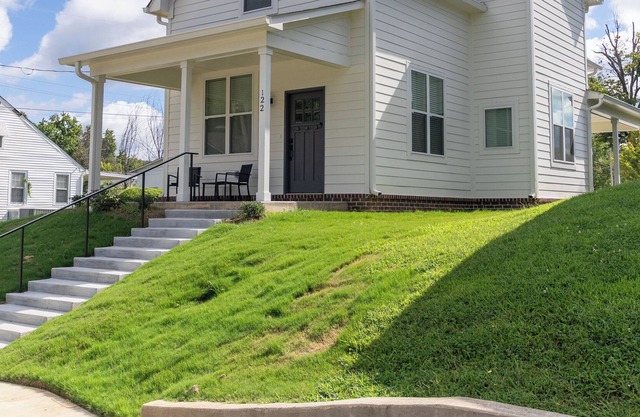 New - 3 Bedroom Downtown Escape