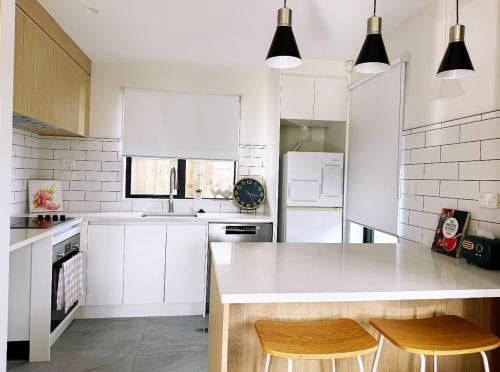 New 3 bedroom townhouse near New Lynn train station