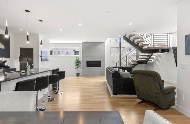 New 3-Story Modern Home W/ Rooftop Mountain Views!