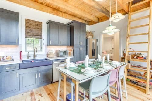 New 3BR Lakefront Home w Dock and Fishing Pond