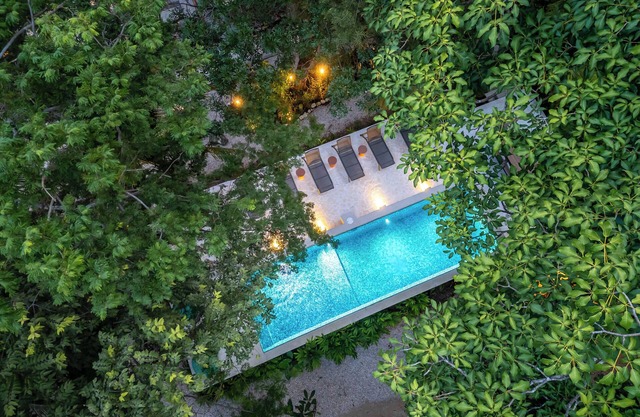 NEW - 4 bed, 4.5 bath home w/ private beach access, volleyball court, & pool