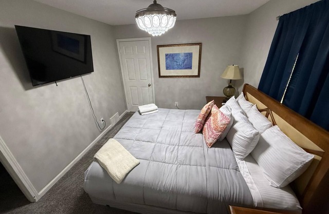 New 4 BR+Extra Space Beds- Retreat w/ Private Pool