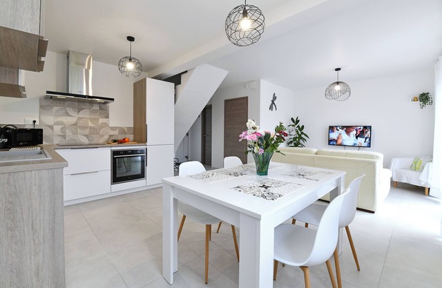 New 4-person gîte, private parking and garden, 10 minutes from Colmar