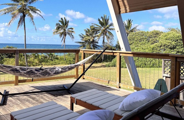 NEW 4BR Oceanfront Home with Hot Tub & Theatre