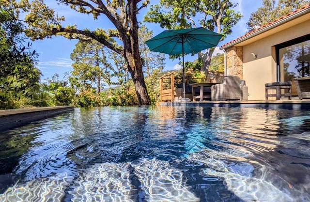 New 5* Independent Villa Private Heated Infinity Pool