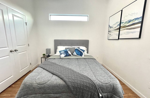 NEW! 5 min from Mall, Airport, and Dinning!