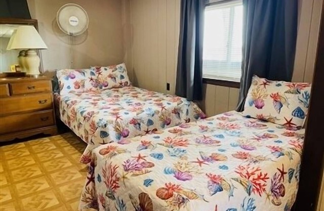 JJ's Landing, gran apartamento tipo estudio, un baño. Muelle de pesca privado.