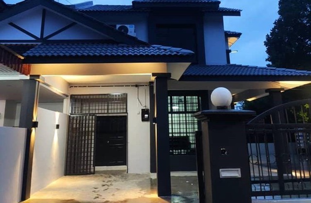 NEW 55 Homestay Corner Lot Spacious House in Bukit Bakri Muar