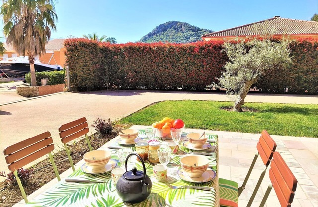 Apartamento nuevo condicionada 4 personas con jardín cerca de las playas de Saint Florent