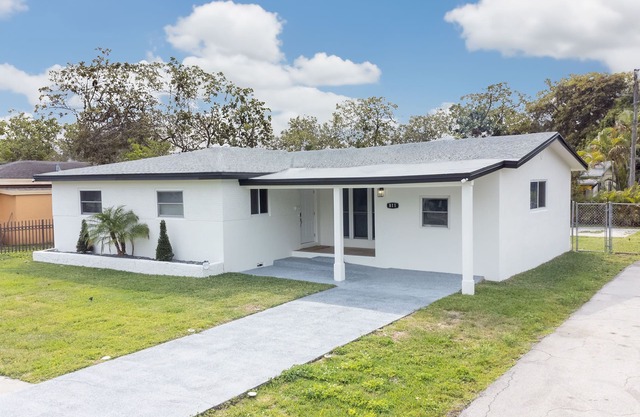 NEW Amazing Home in Hollywood FL