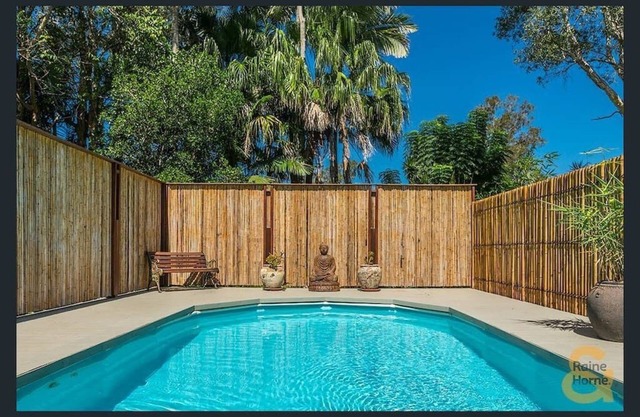 ¡NUEVO! North Byron Balinese Surf delicia con piscina - Se aceptan mascotas